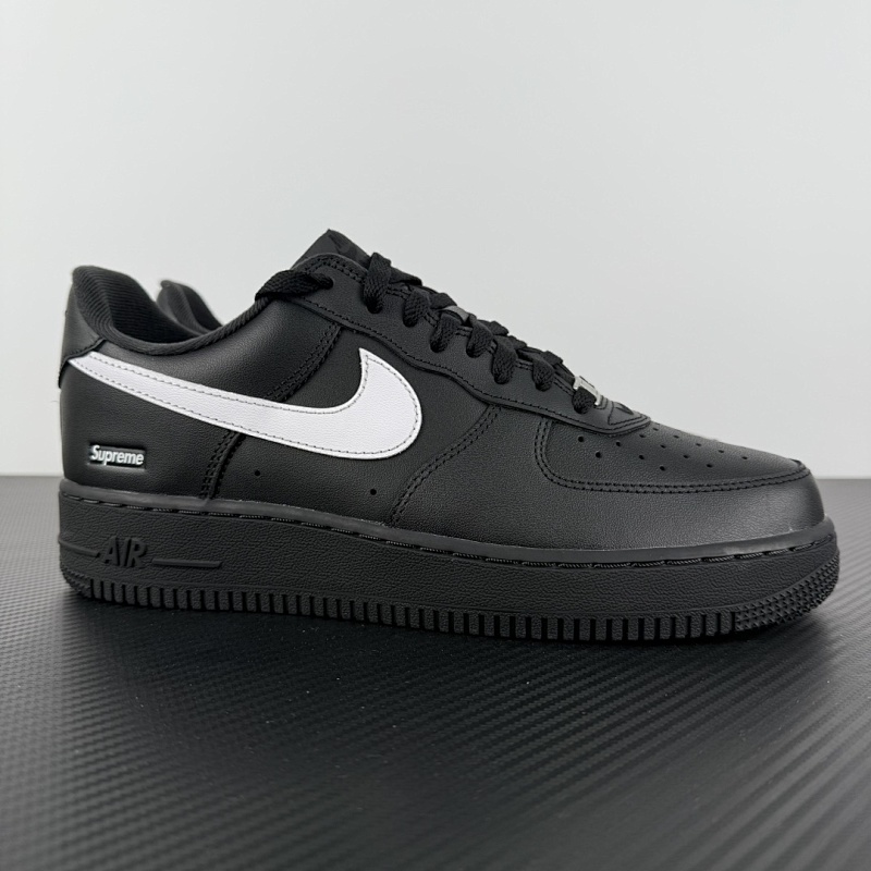 NIKE Air Force 1 x Supreme