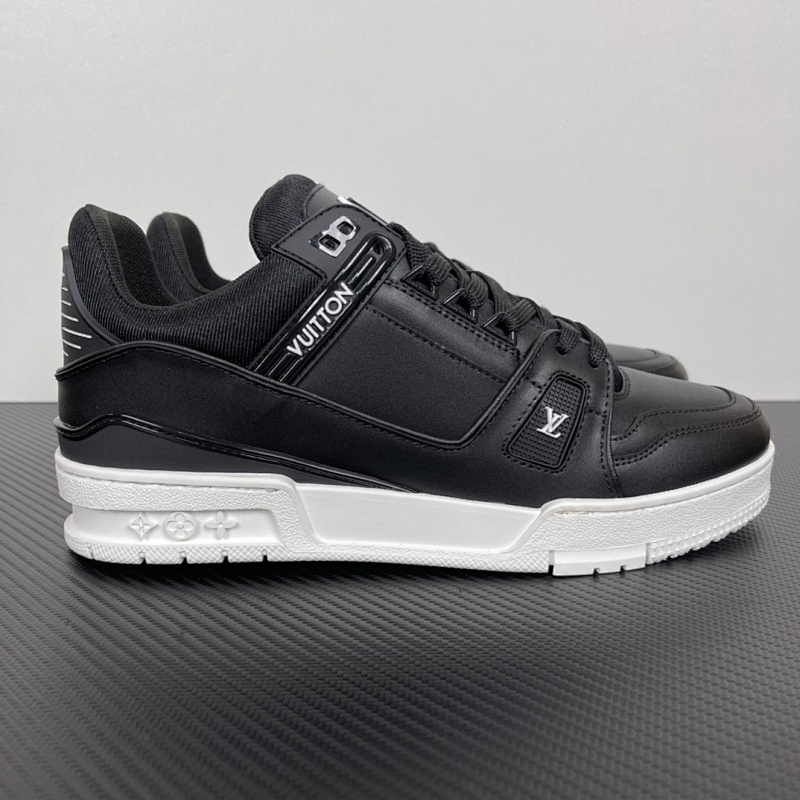 LOUIS VUITTON SNEAKERS (15)