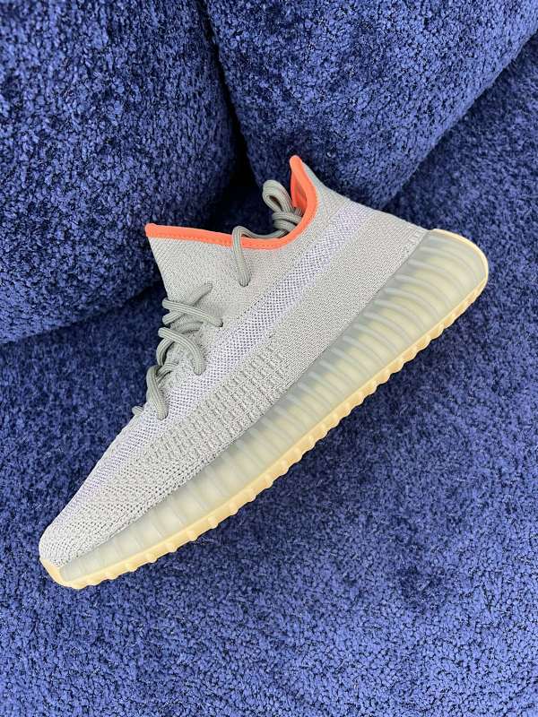 YEEZY 350 "Honey Glow"