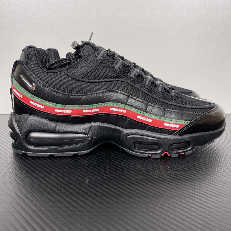 NIKE Air Max 95 UNDEFEATED (4)