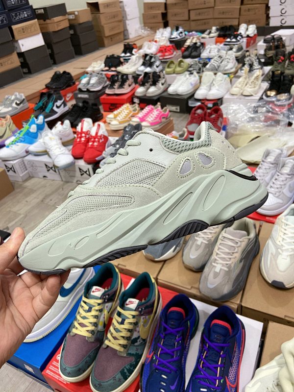 YEEZY 700 V1 "Sea Salt"