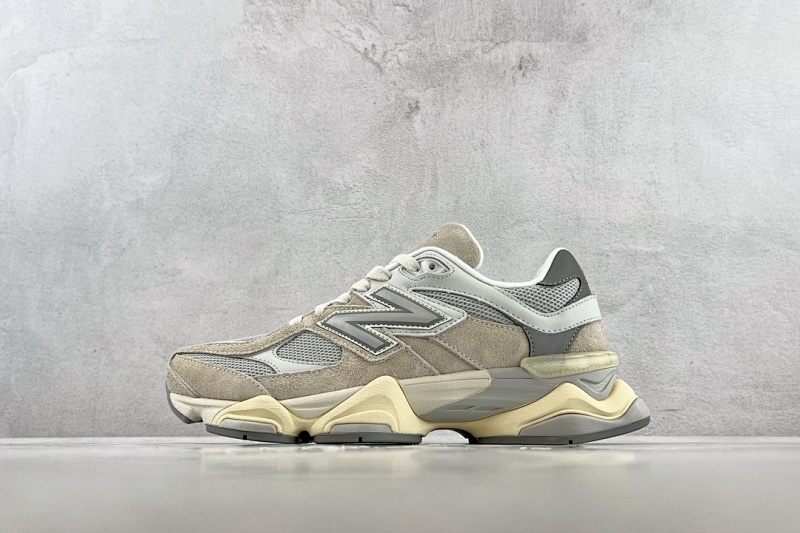 NEW BALANCE SNEAKERS (4)