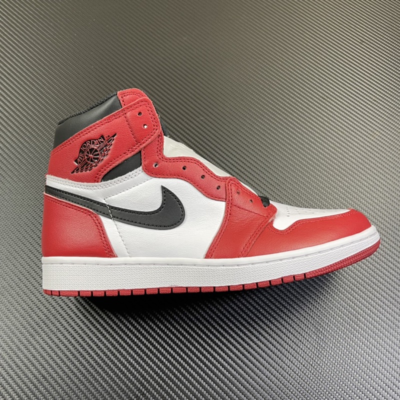 Air Jordan 1 Retro High Chicago