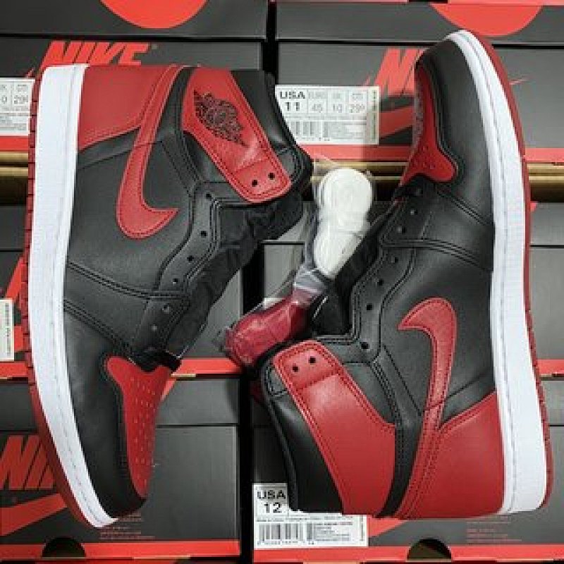 Air Jordan 1 Retro Bred Banned