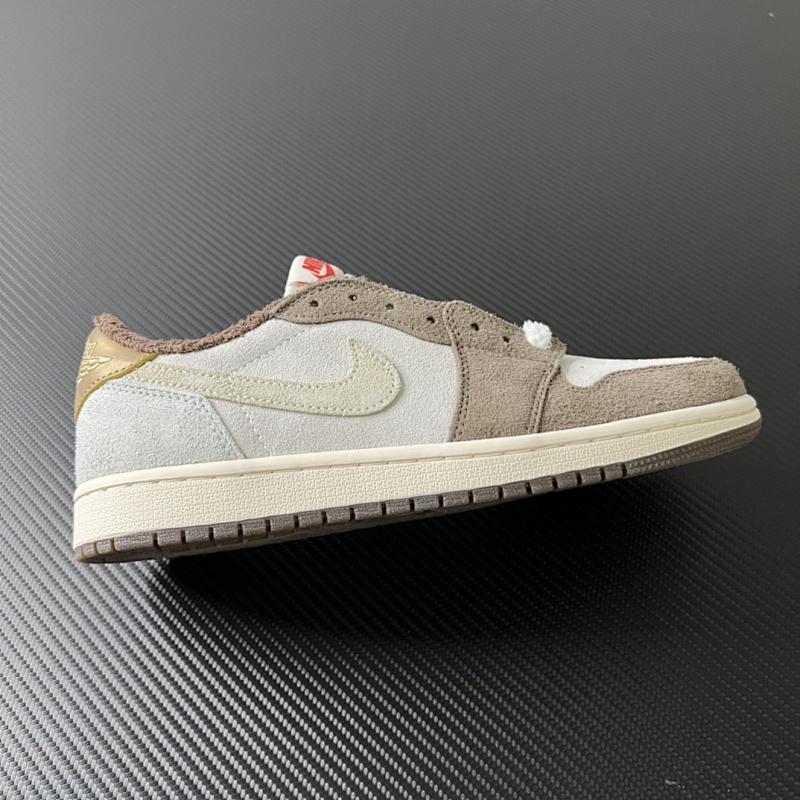 Air Jordan 1 Low OG "Year of the Rabbit"