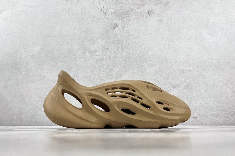 Yeezy Foam Runner 土黄