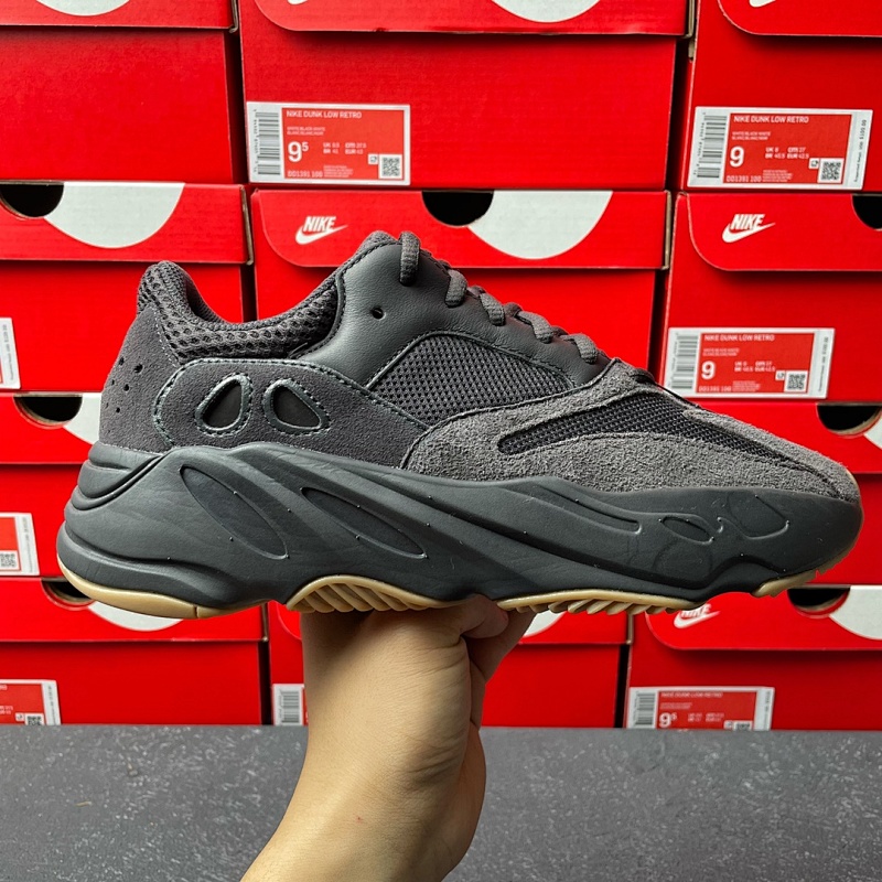YEEZY 700 V1 Black Gum