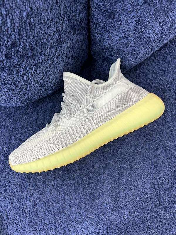 YEEZY 350 earth