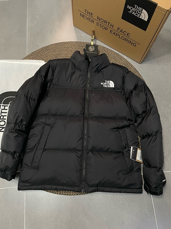 CANADA GOOSE PUFFERS