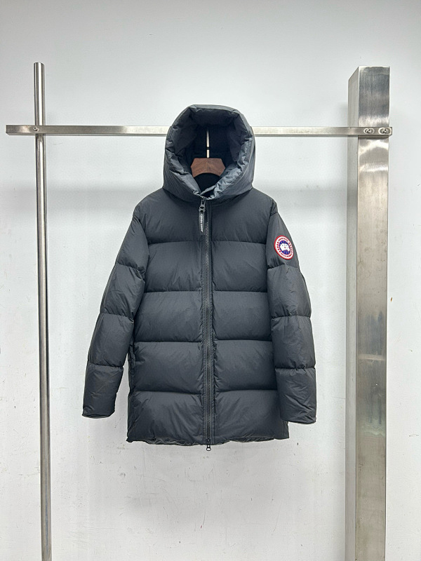 CANADA GOOSE PUFFERS
