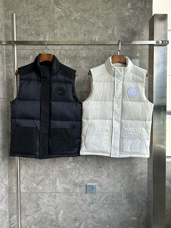 CANADA GOOSE VESTS