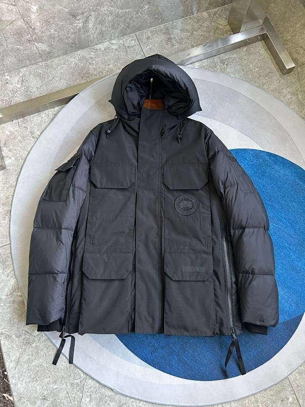 CANADA GOOSE PUFFERS