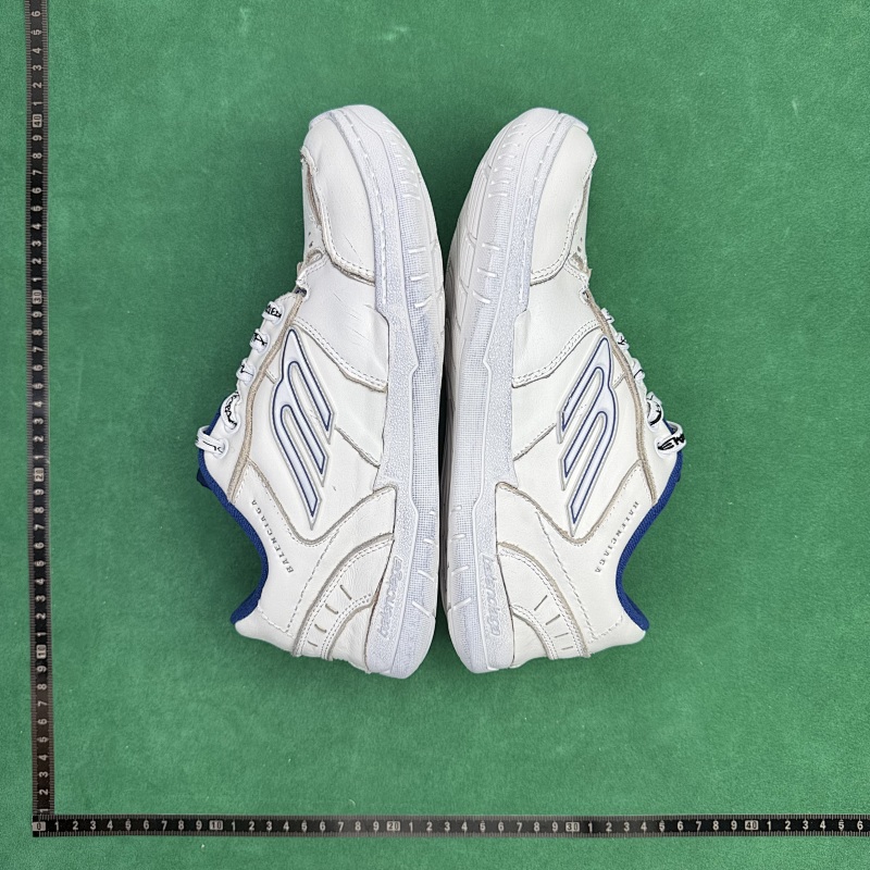 BALENCIAGA SNEAKERS (200)