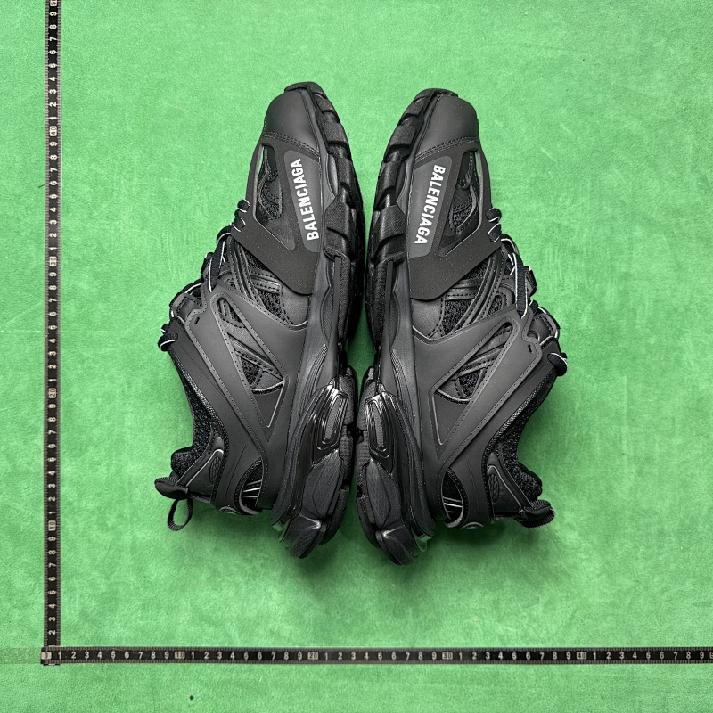 BALENCIAGA SNEAKERS (26)