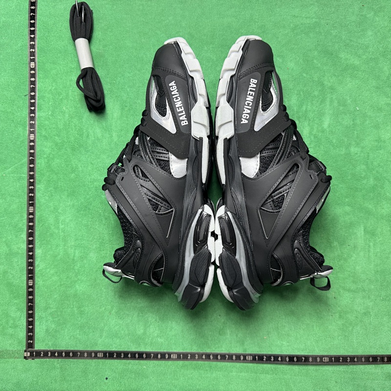 BALENCIAGA SNEAKERS (25)