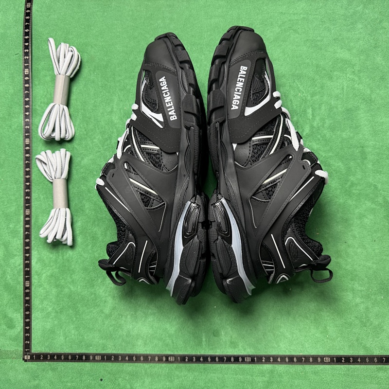 BALENCIAGA SNEAKERS (3)