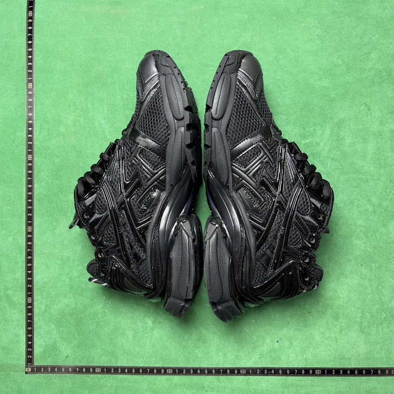 BALENCIAGA SNEAKERS (30)
