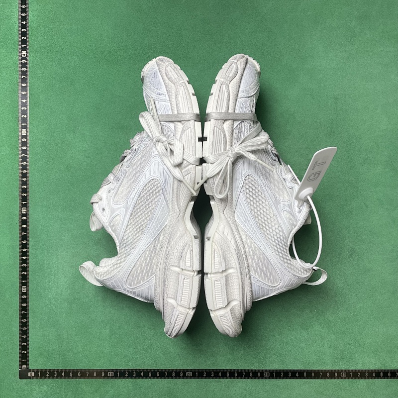 BALENCIAGA SNEAKERS (143)