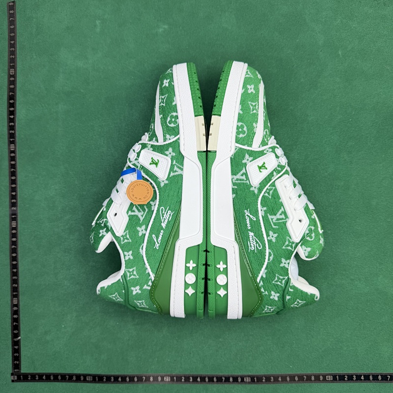 LOUIS VUITTON SNEAKERS (75)