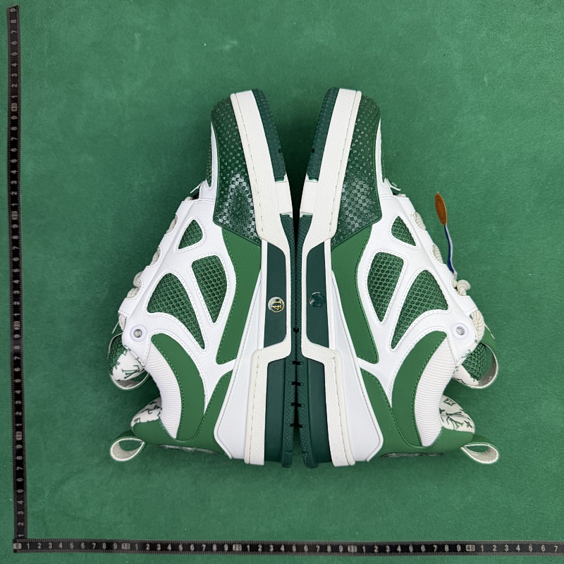 LOUIS VUITTON SNEAKERS (38)