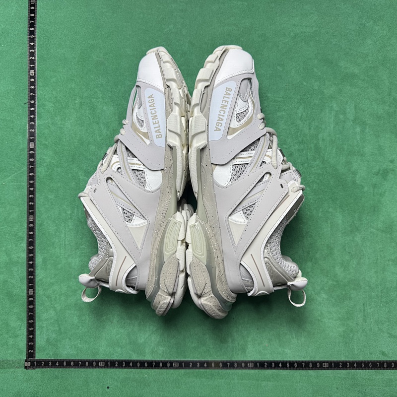 BALENCIAGA SNEAKERS (17)