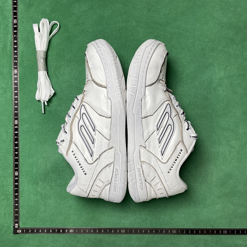 BALENCIAGA SNEAKERS (190)