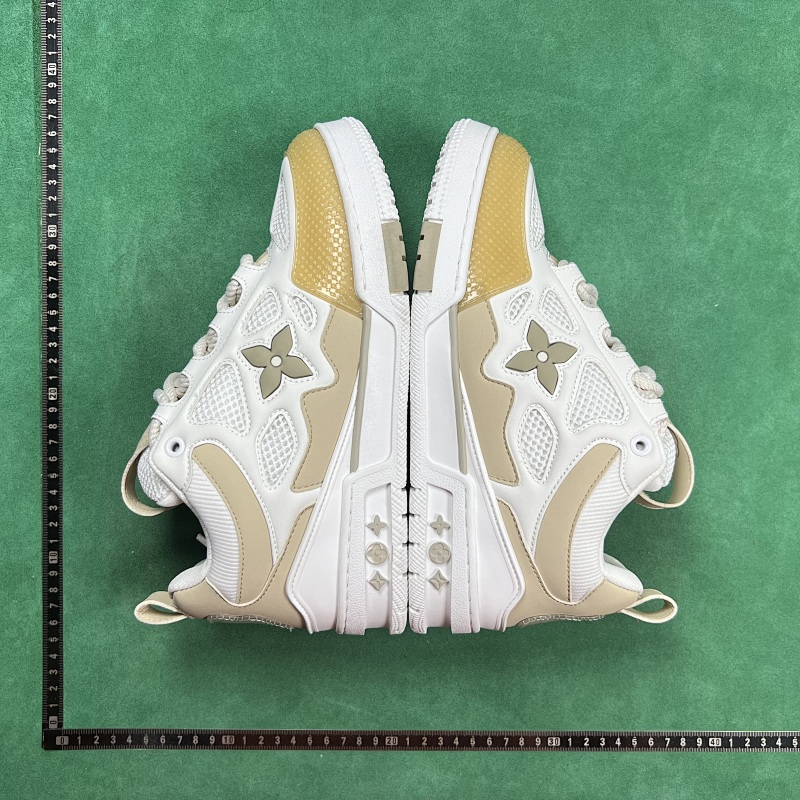 LOUIS VUITTON SNEAKERS (115)