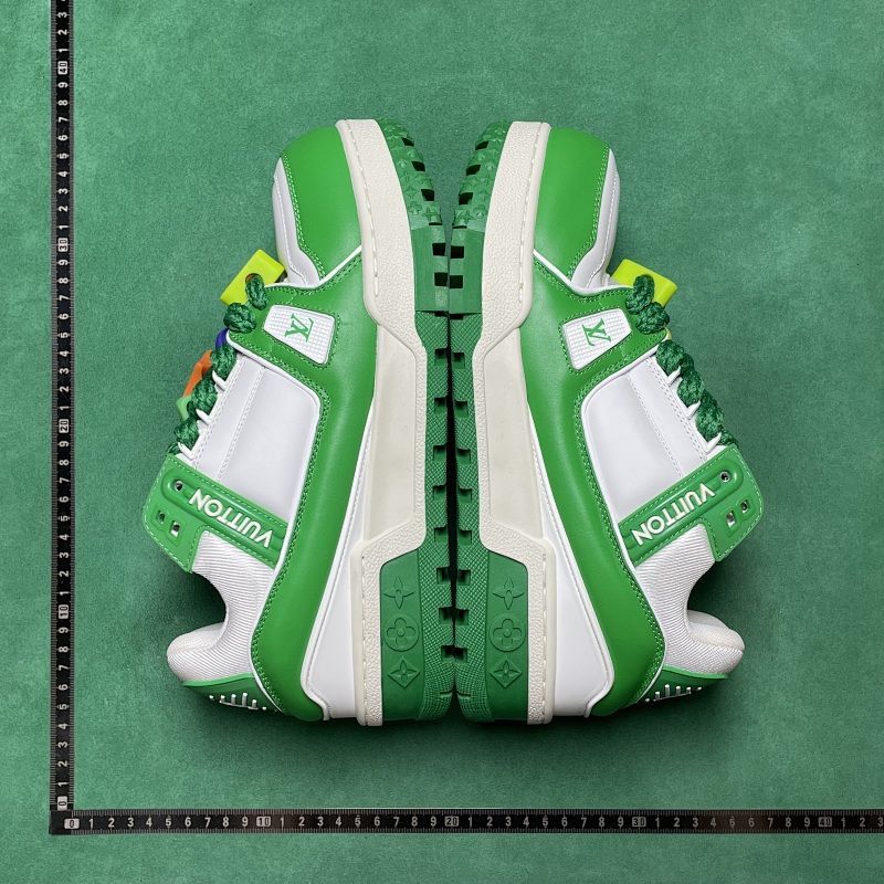 LOUIS VUITTON SNEAKERS (280)