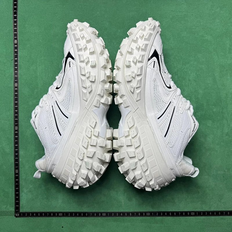 BALENCIAGA SNEAKERS (160)