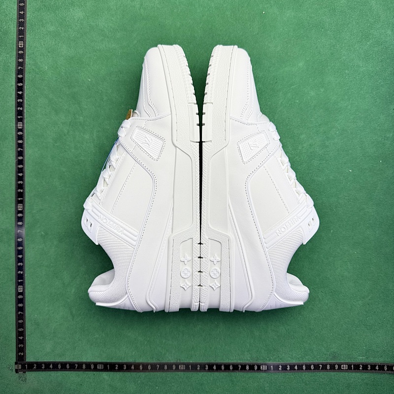 LOUIS VUITTON SNEAKERS (185)
