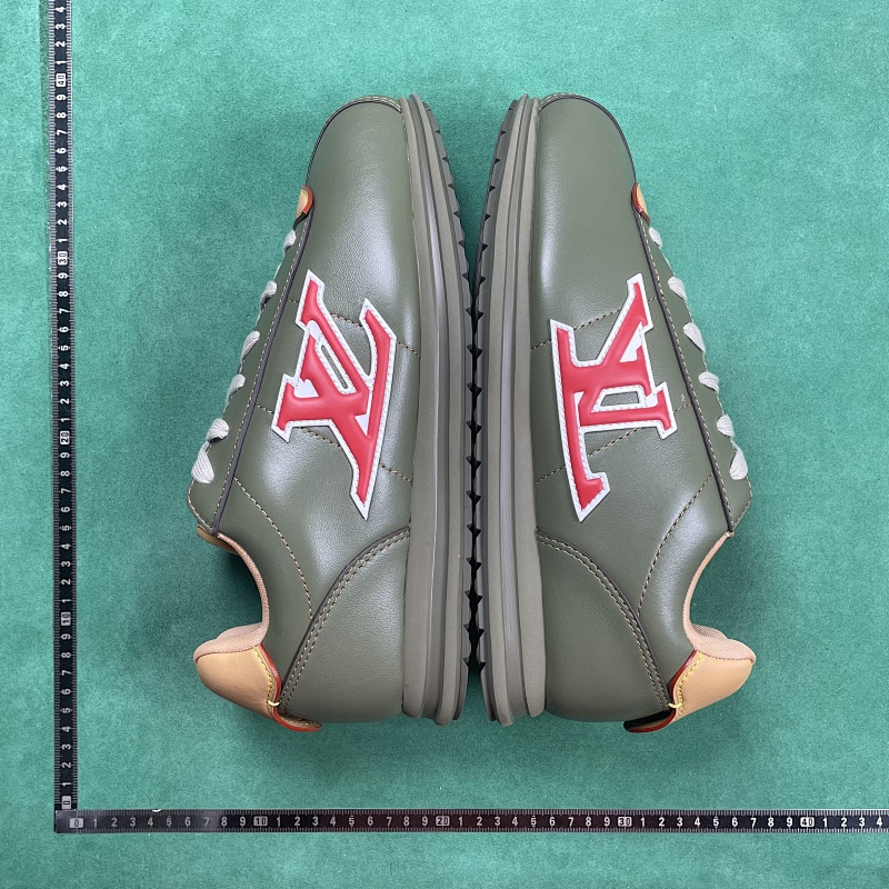 LOUIS VUITTON SNEAKERS (108)