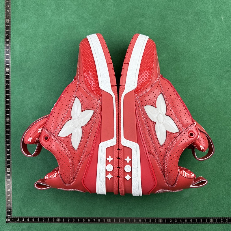LOUIS VUITTON SNEAKERS (307)
