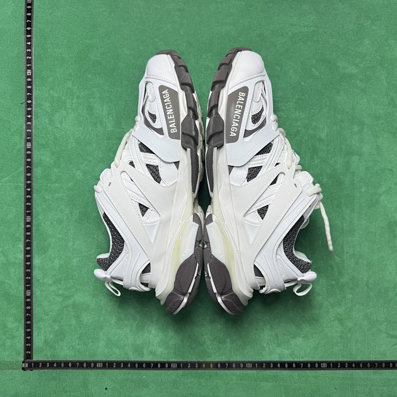 BALENCIAGA SNEAKERS (13)