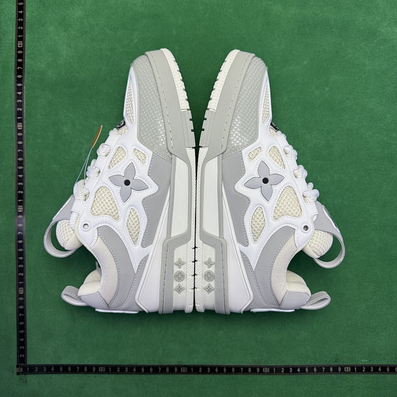 LOUIS VUITTON SNEAKERS (310)