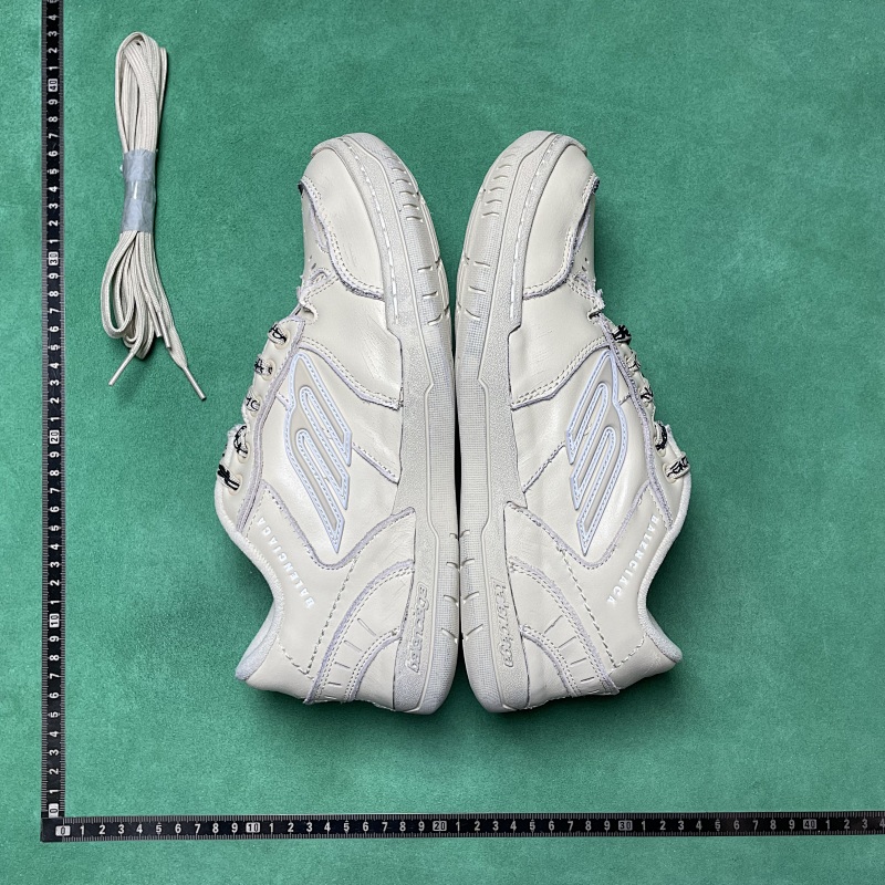 BALENCIAGA SNEAKERS (191)