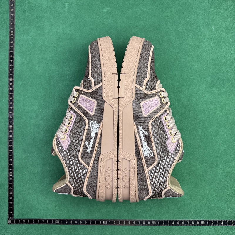 LOUIS VUITTON SNEAKERS (159)