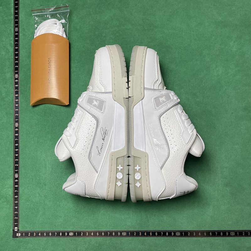 LOUIS VUITTON SNEAKERS (8)