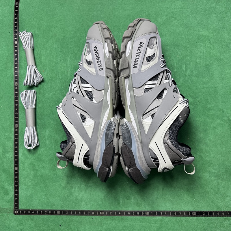 BALENCIAGA SNEAKERS (153)