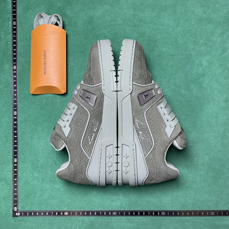 LOUIS VUITTON SNEAKERS (344)