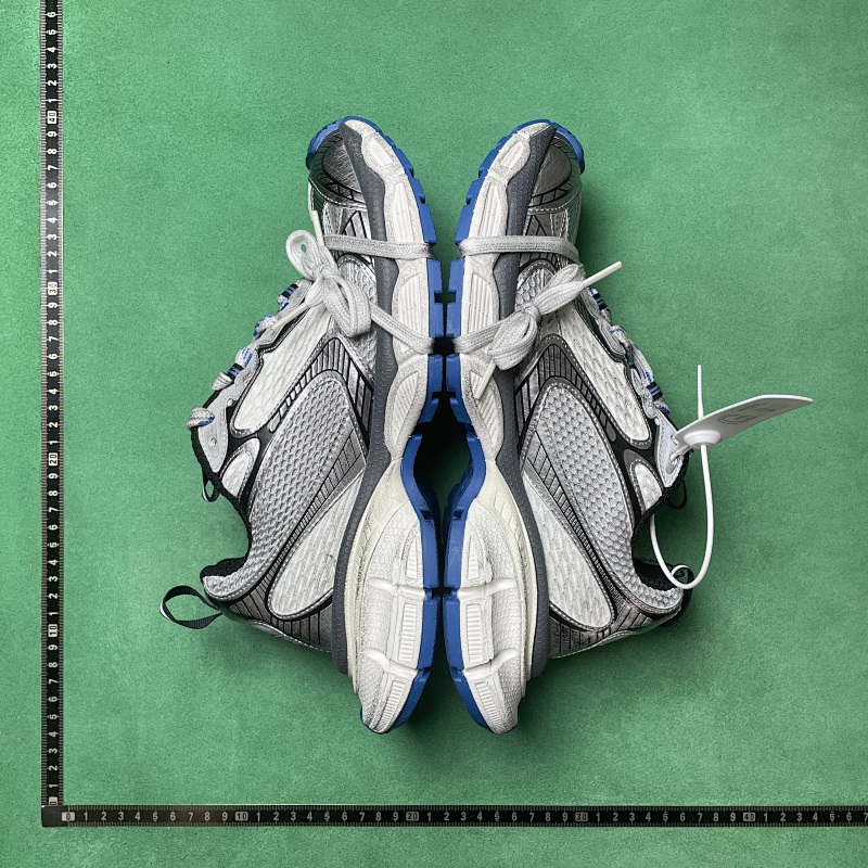 BALENCIAGA SNEAKERS (100)