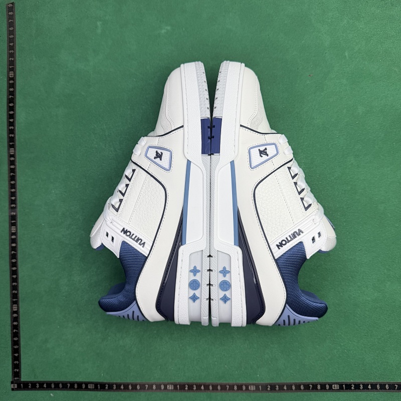 LOUIS VUITTON SNEAKERS (61)