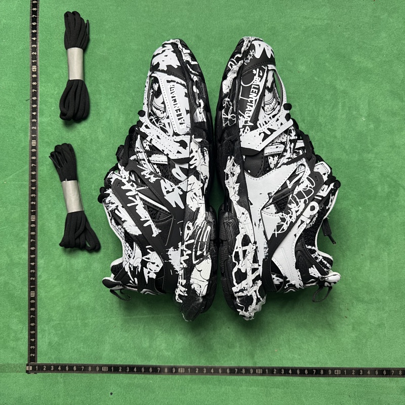 BALENCIAGA SNEAKERS (22)