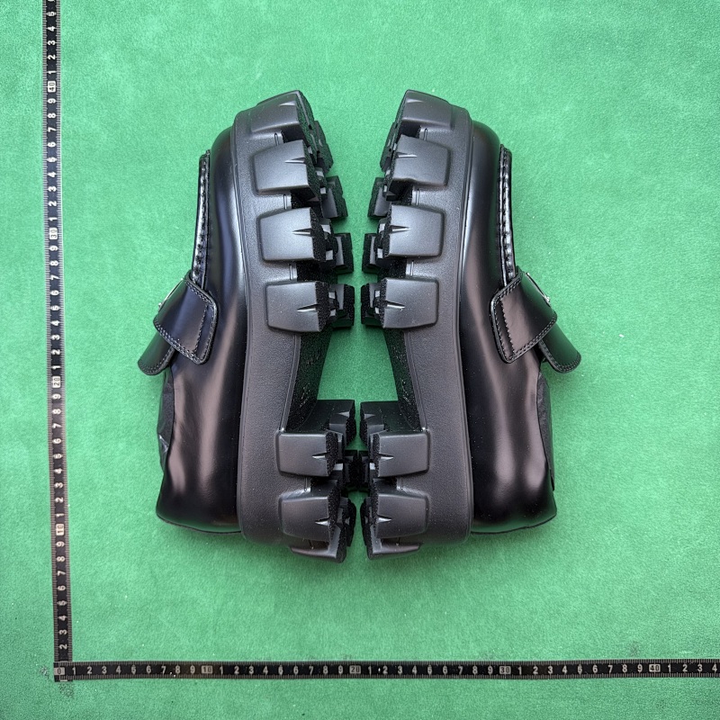 PRADA SNEAKERS (34)