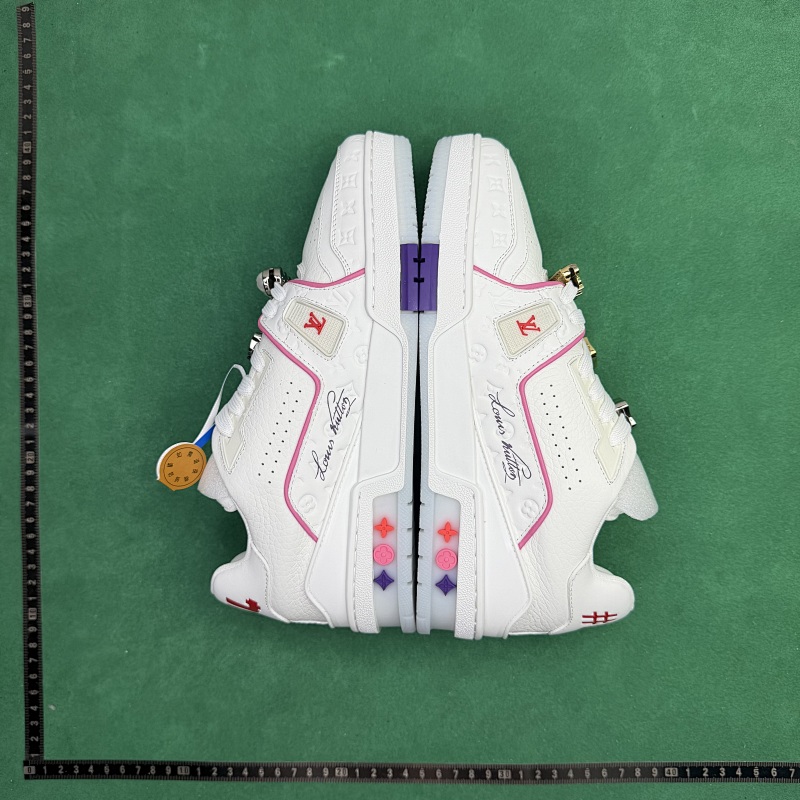 LOUIS VUITTON SNEAKERS (80)