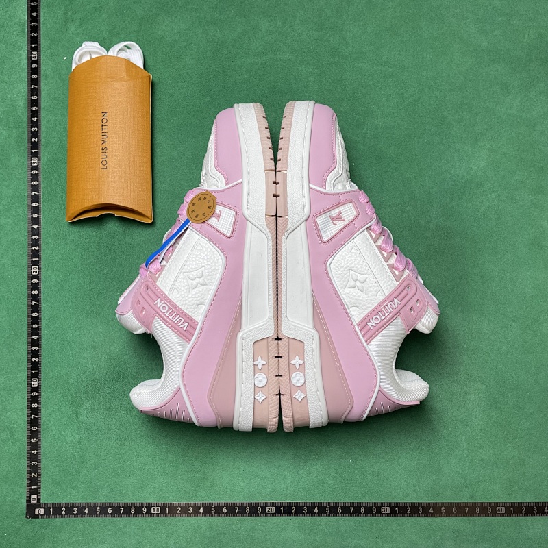 LOUIS VUITTON SNEAKERS (337)