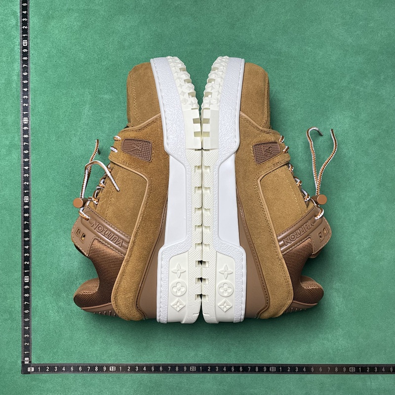 LOUIS VUITTON SNEAKERS (291)