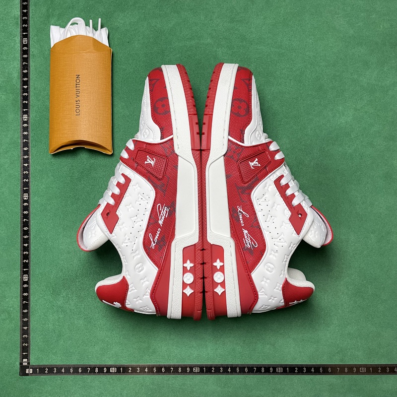 LOUIS VUITTON SNEAKERS (332)
