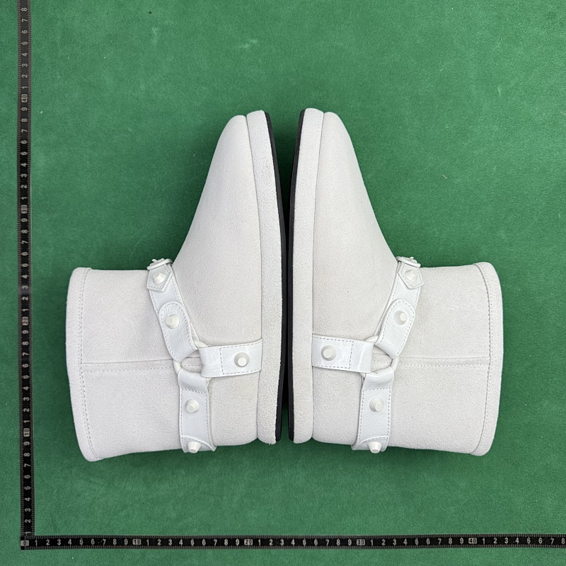 BALENCIAGA SNEAKERS (220)