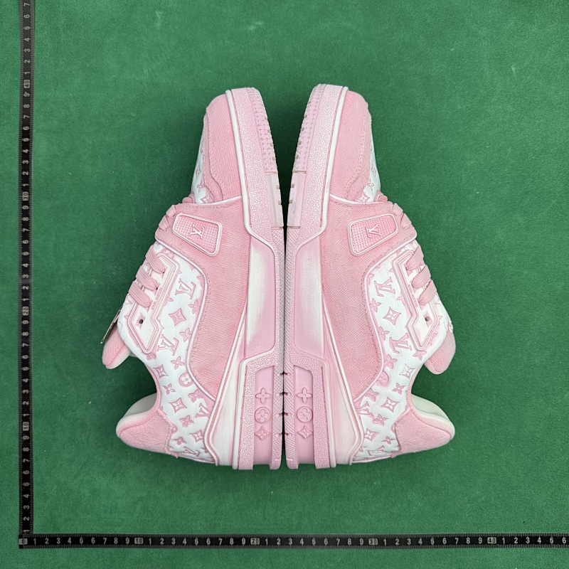 LOUIS VUITTON SNEAKERS (170)