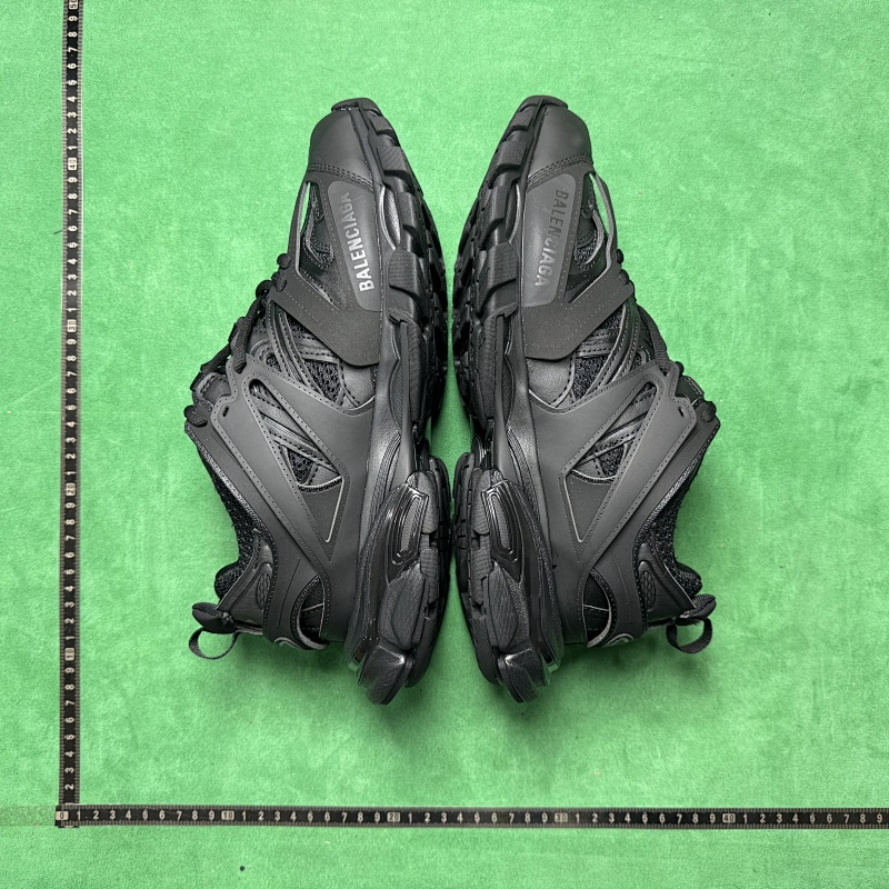 BALENCIAGA SNEAKERS (16)